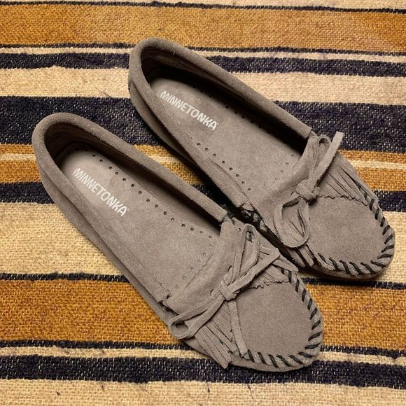 Minnetonka Moccasin Gray Size 6 Slip On Suede shoes Western Boho Bohemian - Picture 1 of 7